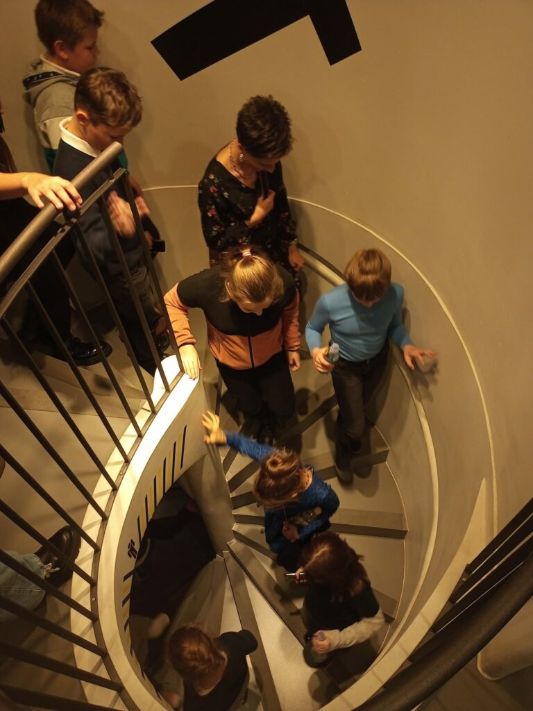 470471456 571848932213685 4927243276878725766 n