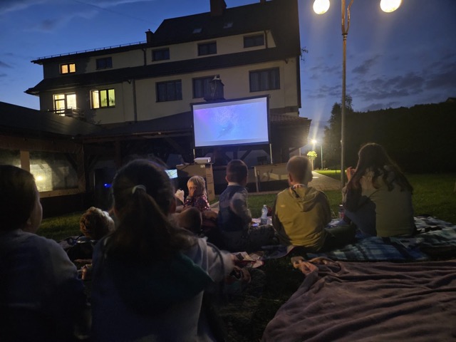 098f9c6a f5fe 43e7 a7e2 4c9490d46264 Średni