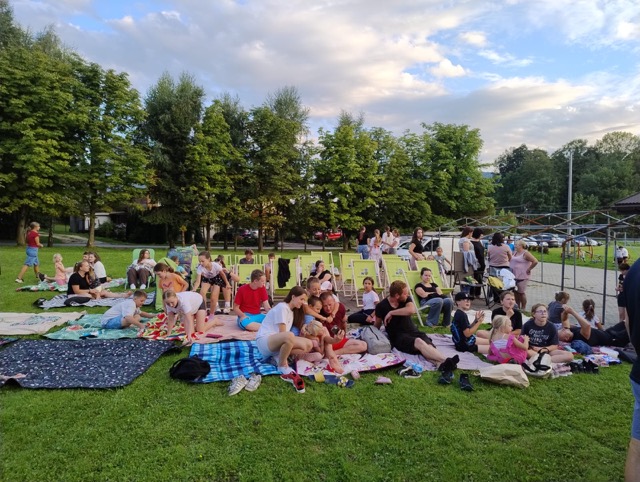 166df707 313c 4595 a67f 7bcc324e3dd1 Średni