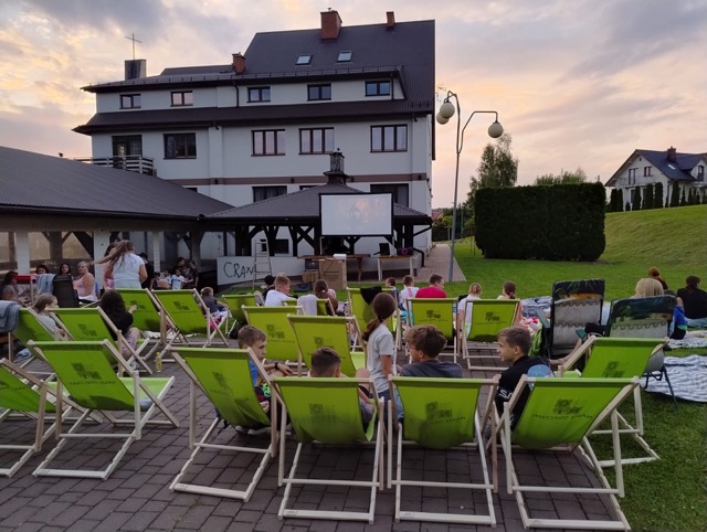 d3499600 f112 4b2e a7b4 2c529fa09497 Średni